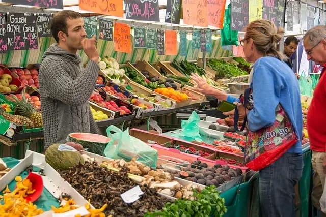 10 Essential Tips for Discovering Unique Local Experiences While Traveling