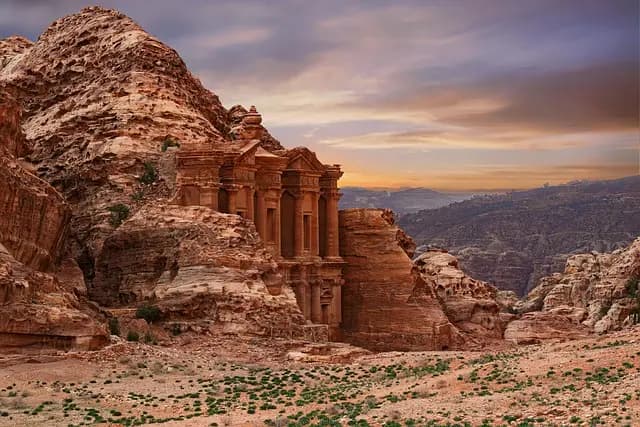 How to Find Unique Historical Travel Discoveries Globally