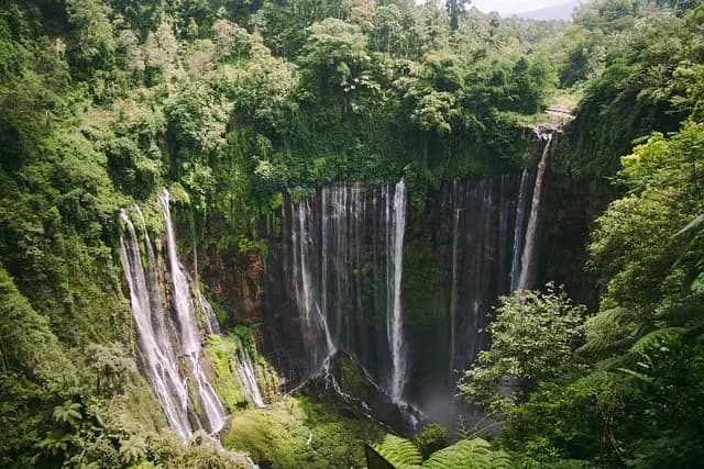 10 Essential Tips for Uncovering Hidden Travel Gems
