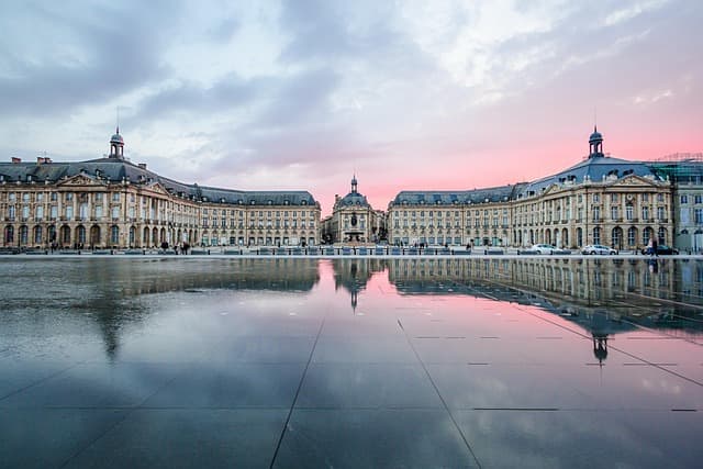 How to Uncover Hidden Travel Gems Like a Local