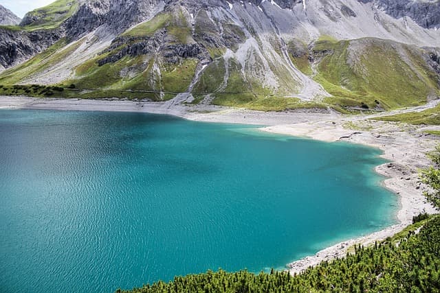 Top 10 Must-Visit Hidden Travel Gems Around the World