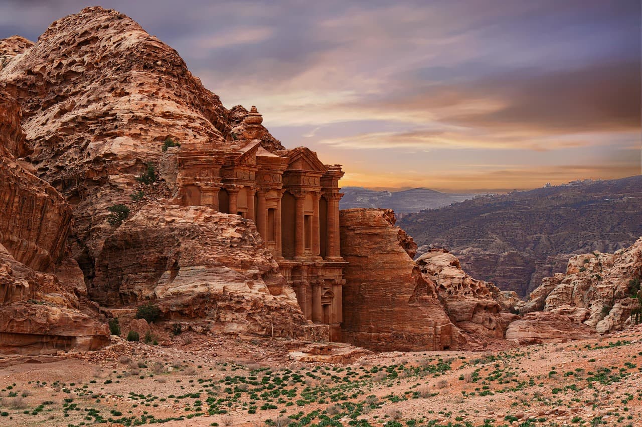 Unique Ways to Discover Hidden Travel Gems